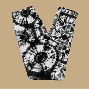Black and White Tie Dye Leggings